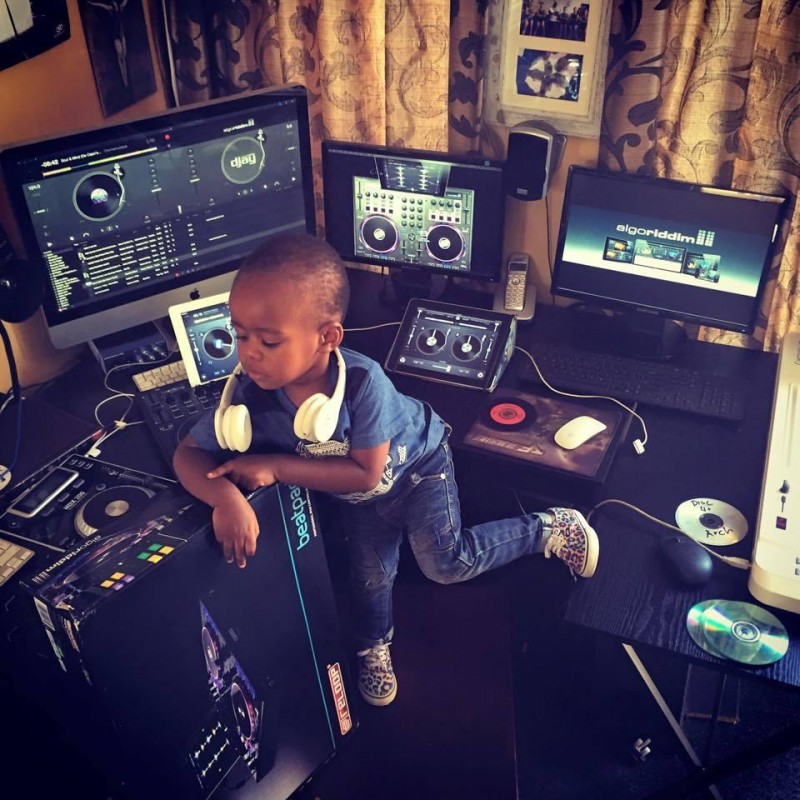 南非3岁神童DJ
