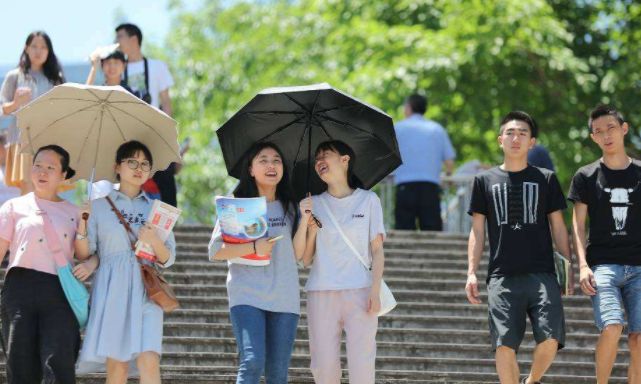 国内十大名校排行_前8名几乎没争议_后两名竞争却异常激烈 国内十大名校排行_前8名几乎没争议_后两名竞争却异常激烈